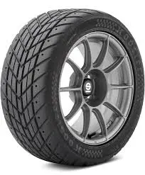 Hoosier Racing Tire - Circuit Wet Radial 28.0X12.5R16 W2 